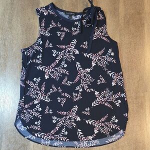 Banana Republic Navy and Pink Floral Blouse. Size M